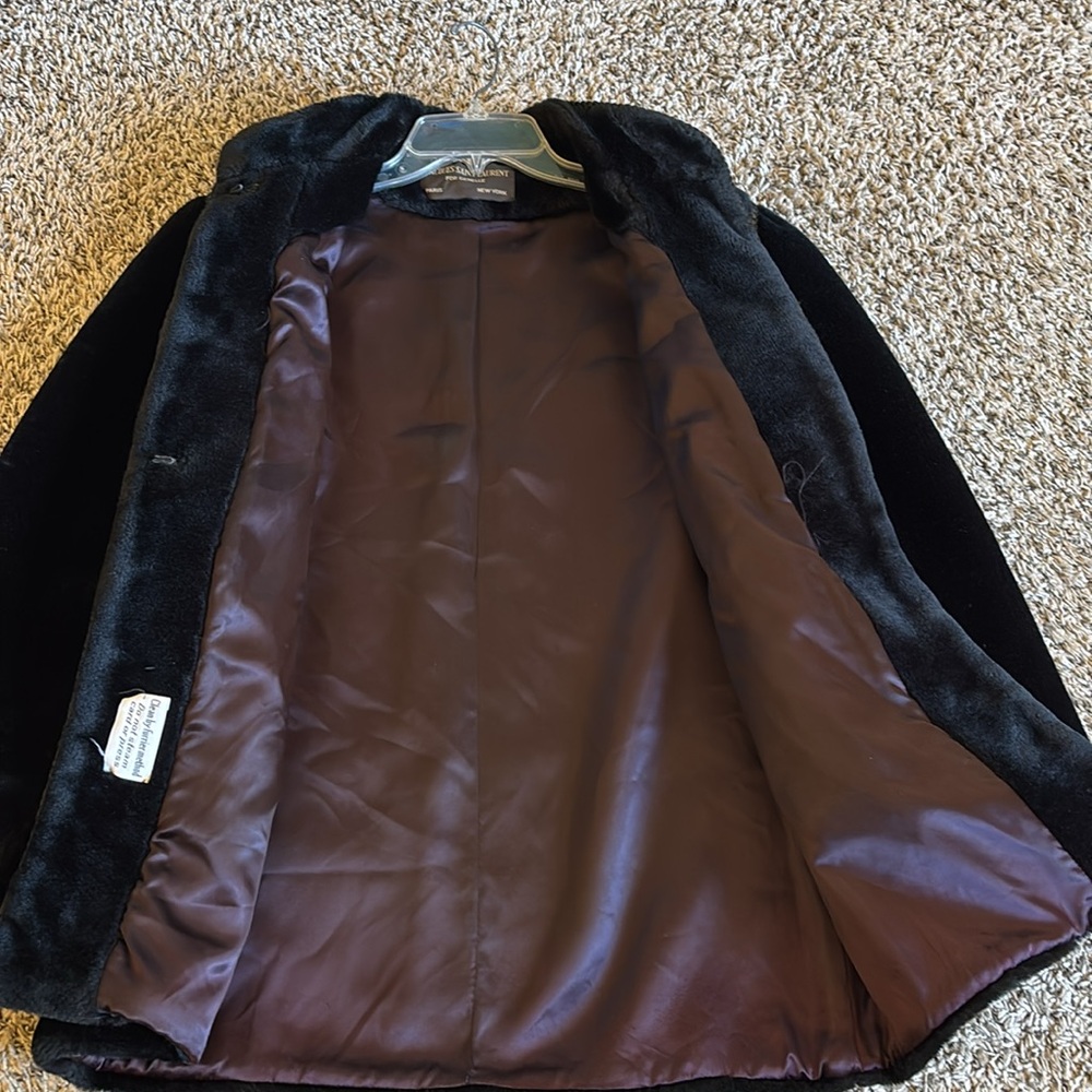 Jacques Saint
Laurent For Genelle Black Demi Buff
Faux Fur Coat Size 8 - Picture 5 of 14